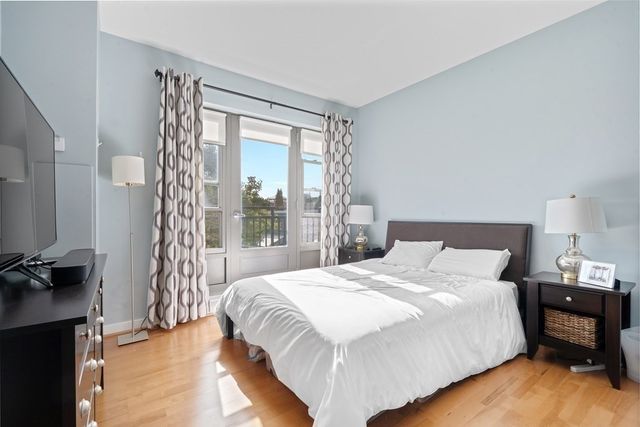 15 Waltham B505, Boston, MA 02118