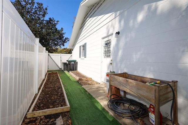 1607 PINAR DRIVE, Orlando, FL 32825