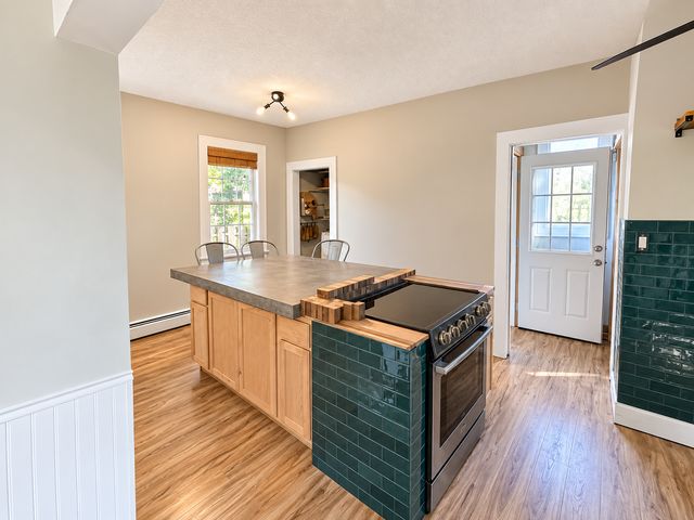 1024 8th Street S, Fargo, ND 58103