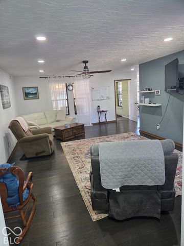 455 Pleasantview Boulevard, Greenwood, IN 46142