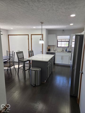 455 Pleasantview Boulevard, Greenwood, IN 46142