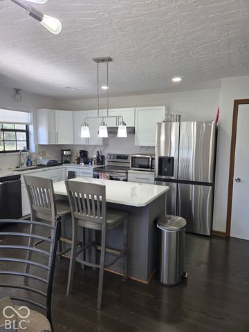 455 Pleasantview Boulevard, Greenwood, IN 46142