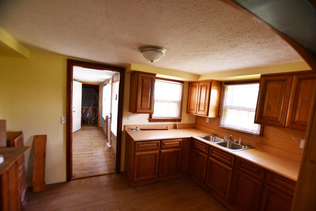 1600 Sandhill Road, Irvine, KY 40336