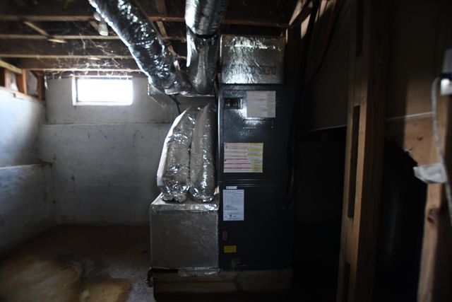 1600 Sandhill Road, Irvine, KY 40336