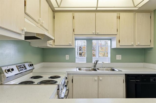 202 46TH AVENUE TERRACE W 404, Bradenton, FL 34207