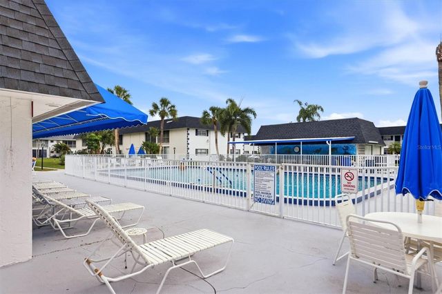 202 46TH AVENUE TERRACE W 404, Bradenton, FL 34207