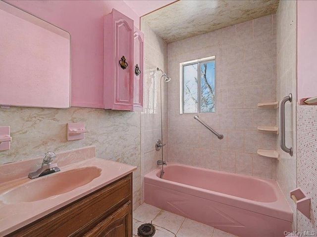 4 Maple Lane, Monroe, NY 10950