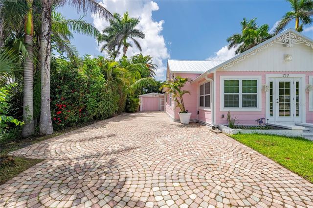 717 W MARION AVENUE, Punta Gorda, FL 33950