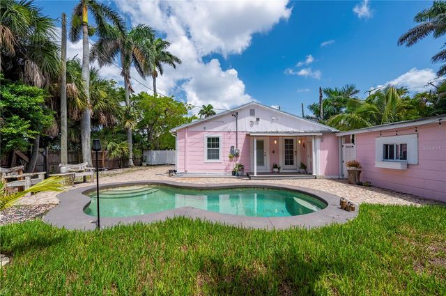 717 W MARION AVENUE, Punta Gorda, FL 33950