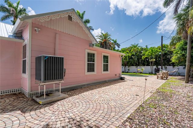 717 W MARION AVENUE, Punta Gorda, FL 33950