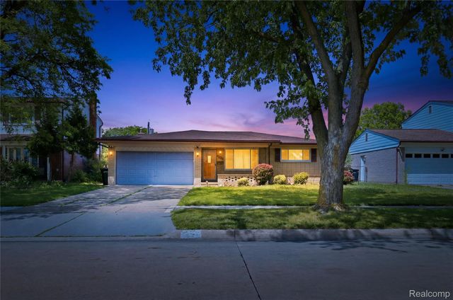 3125 Hedge Drive, Sterling Heights, MI 48310