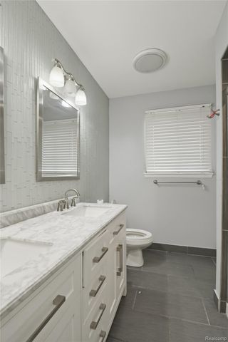3125 Hedge Drive, Sterling Heights, MI 48310