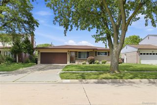 3125 Hedge Drive, Sterling Heights, MI 48310