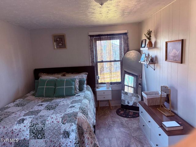 111 Church Street, Surgoinsville, TN 37873