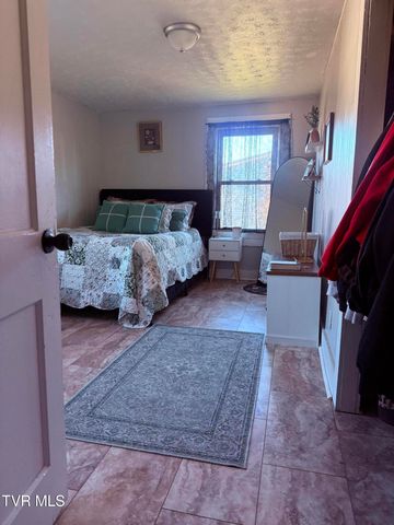 111 Church Street, Surgoinsville, TN 37873