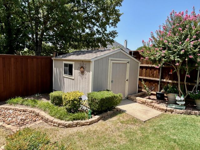 2300 High Pointe Drive, Corinth, TX 76210