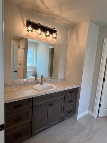 1430 CAROLINE DRIVE, New London, WI 54961