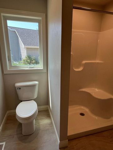 1430 CAROLINE DRIVE, New London, WI 54961