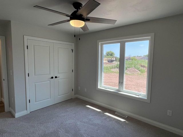 1430 CAROLINE DRIVE, New London, WI 54961