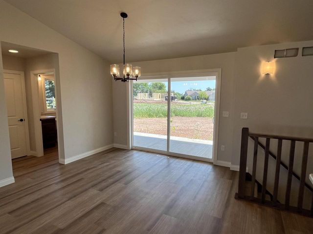 1430 CAROLINE DRIVE, New London, WI 54961
