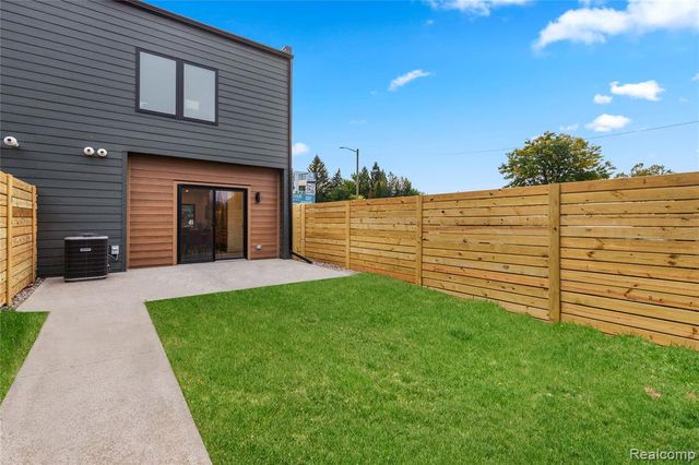 7534 Churchill Street C18, Detroit, MI 48206