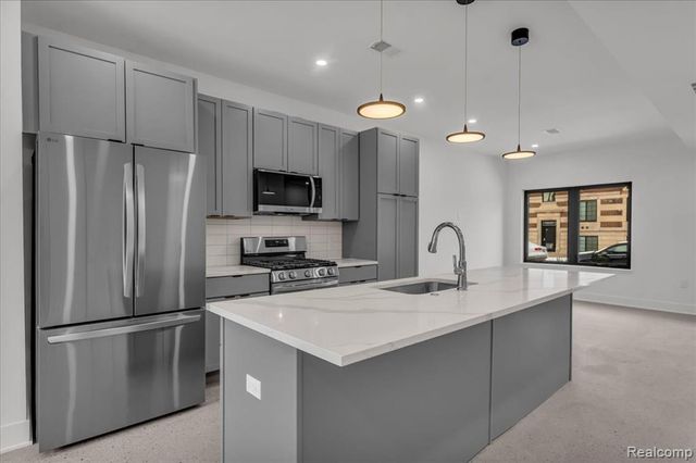 7534 Churchill Street C18, Detroit, MI 48206