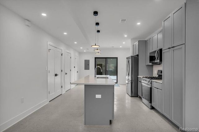 7534 Churchill Street C18, Detroit, MI 48206