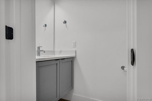 7534 Churchill Street C18, Detroit, MI 48206