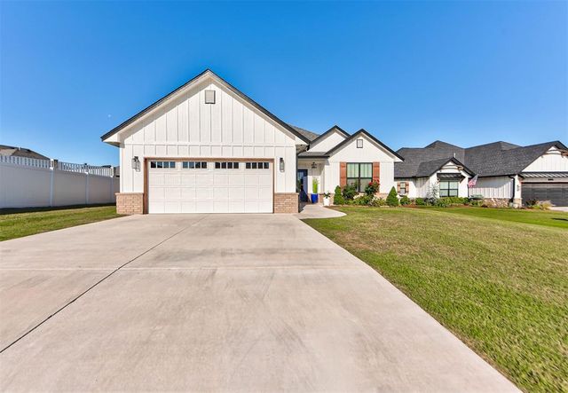 2688 Somerset Drive, Shawnee, OK 74804