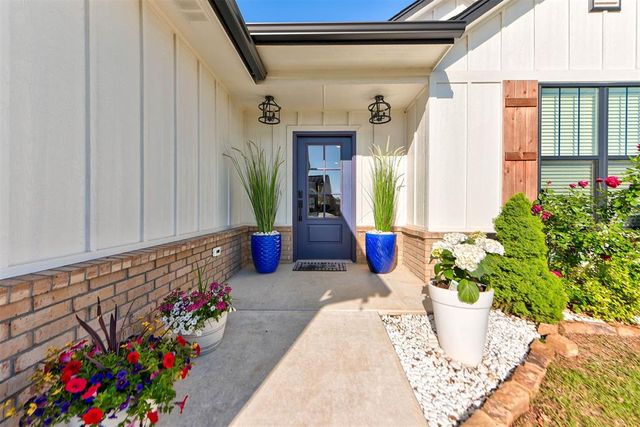 2688 Somerset Drive, Shawnee, OK 74804