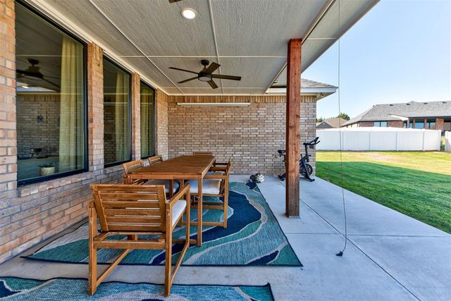 2688 Somerset Drive, Shawnee, OK 74804