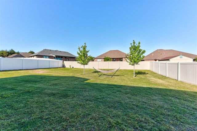 2688 Somerset Drive, Shawnee, OK 74804
