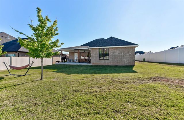 2688 Somerset Drive, Shawnee, OK 74804