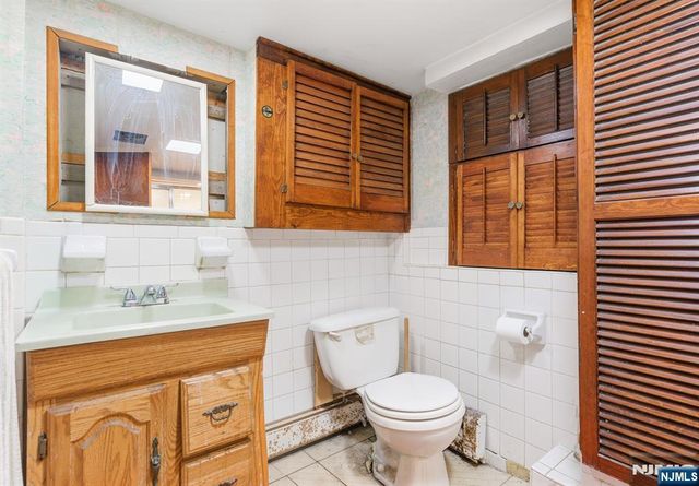 16 Murray Avenue, Paterson, NJ 07501