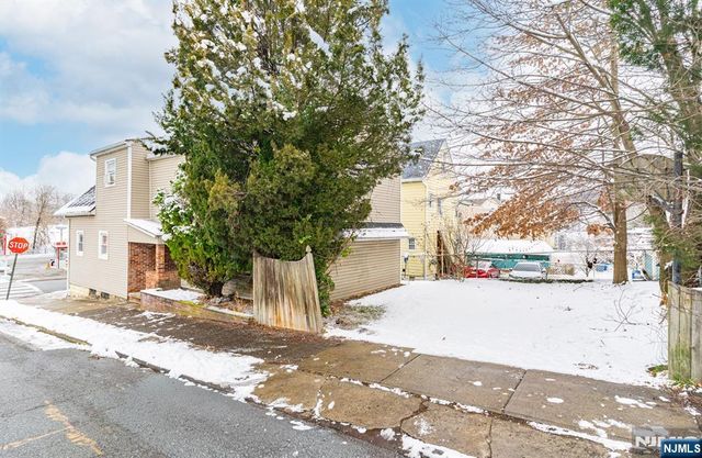 16 Murray Avenue, Paterson, NJ 07501