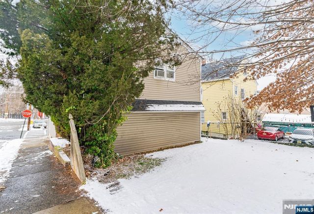 16 Murray Avenue, Paterson, NJ 07501