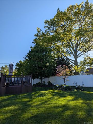 5 Columbia Road, Hicksville, NY 11801