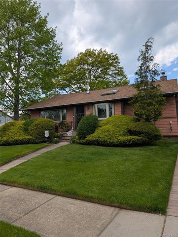 5 Columbia Road, Hicksville, NY 11801