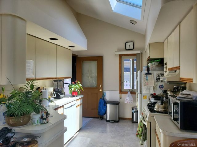 5 Columbia Road, Hicksville, NY 11801