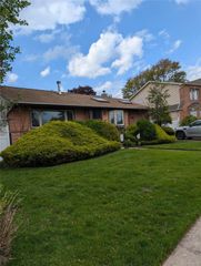 5 Columbia Road, Hicksville, NY 11801