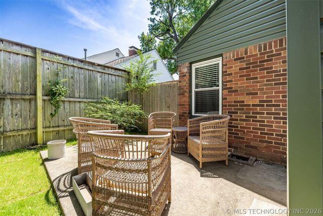 1713 S Columbia Place, Tulsa, OK 74104