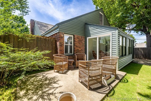 1713 S Columbia Place, Tulsa, OK 74104