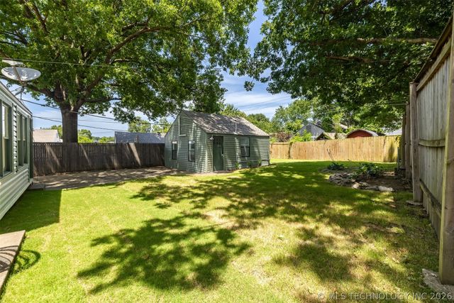 1713 S Columbia Place, Tulsa, OK 74104
