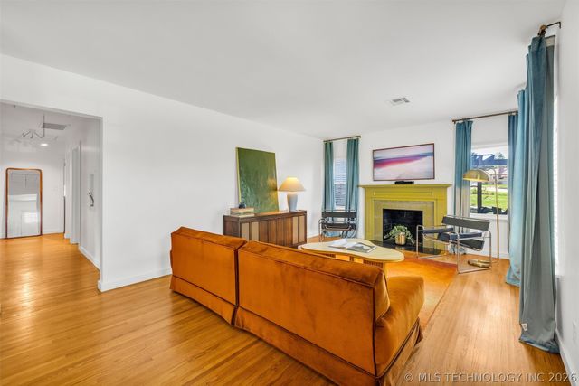 1713 S Columbia Place, Tulsa, OK 74104