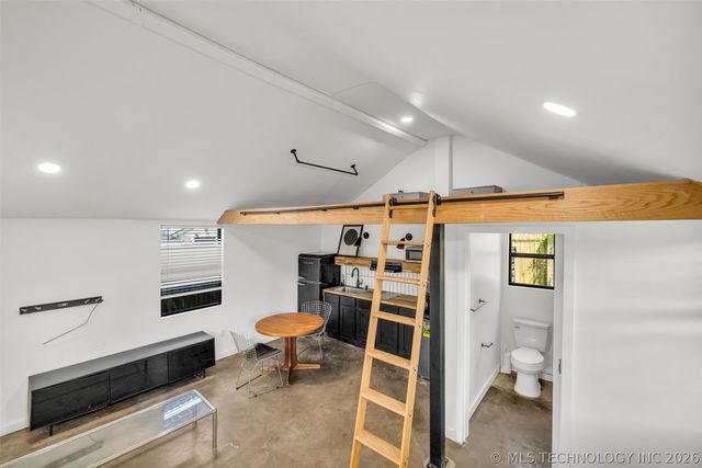 1713 S Columbia Place, Tulsa, OK 74104