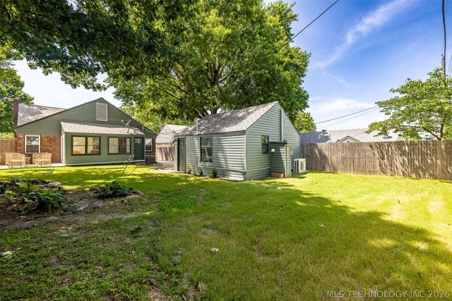 1713 S Columbia Place, Tulsa, OK 74104