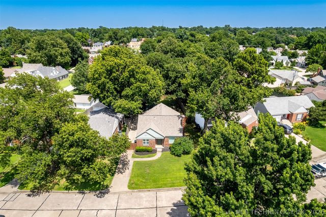 1713 S Columbia Place, Tulsa, OK 74104
