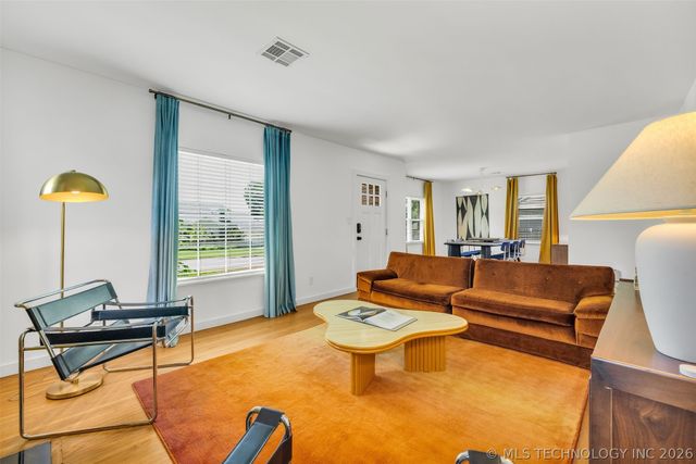 1713 S Columbia Place, Tulsa, OK 74104