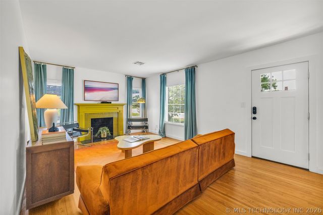 1713 S Columbia Place, Tulsa, OK 74104