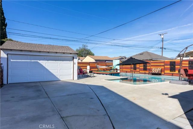 4201 Gardenia Avenue, Long Beach, CA 90807